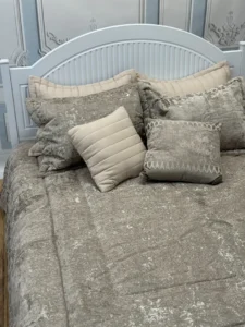 روتختی 2نفره  مخمل شانل گلدوزی 8تکه طرح سوگیل7 - تصویر 4