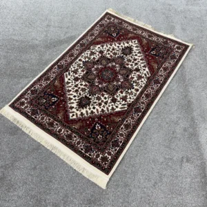 قالیچه 105 کرم